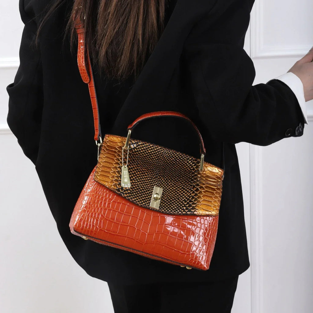 Vioraia (CS) Versailles Shoulder Bag