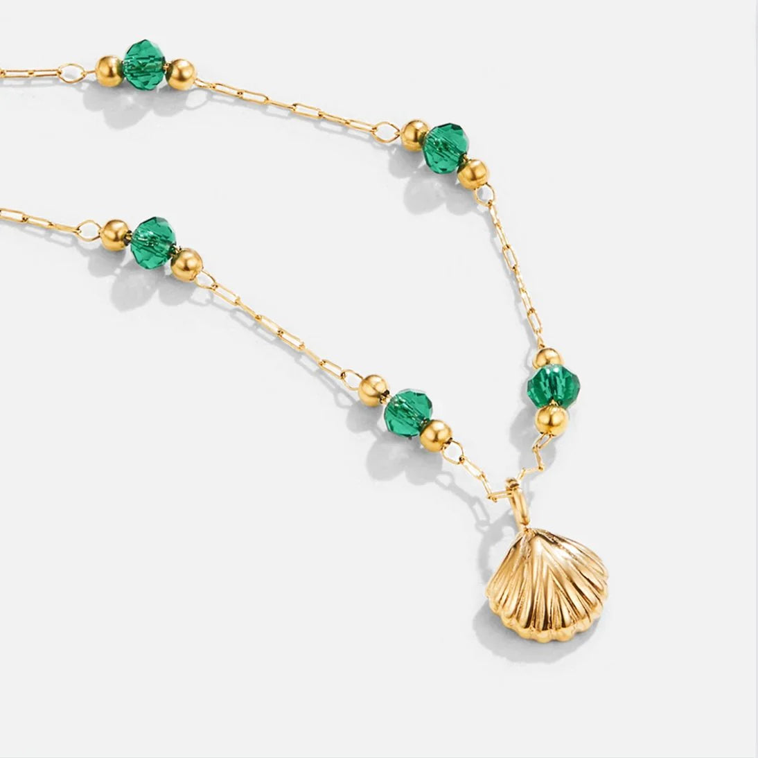 Vioraia Nerissa Gold Shell & Green Bead Necklace