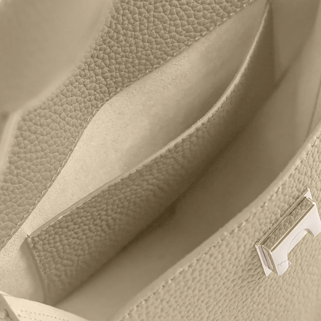 Vioraia Arden Saddle Crossbody Bag