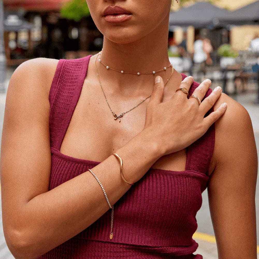 Vioraia Serenity Bow Pendant Necklace