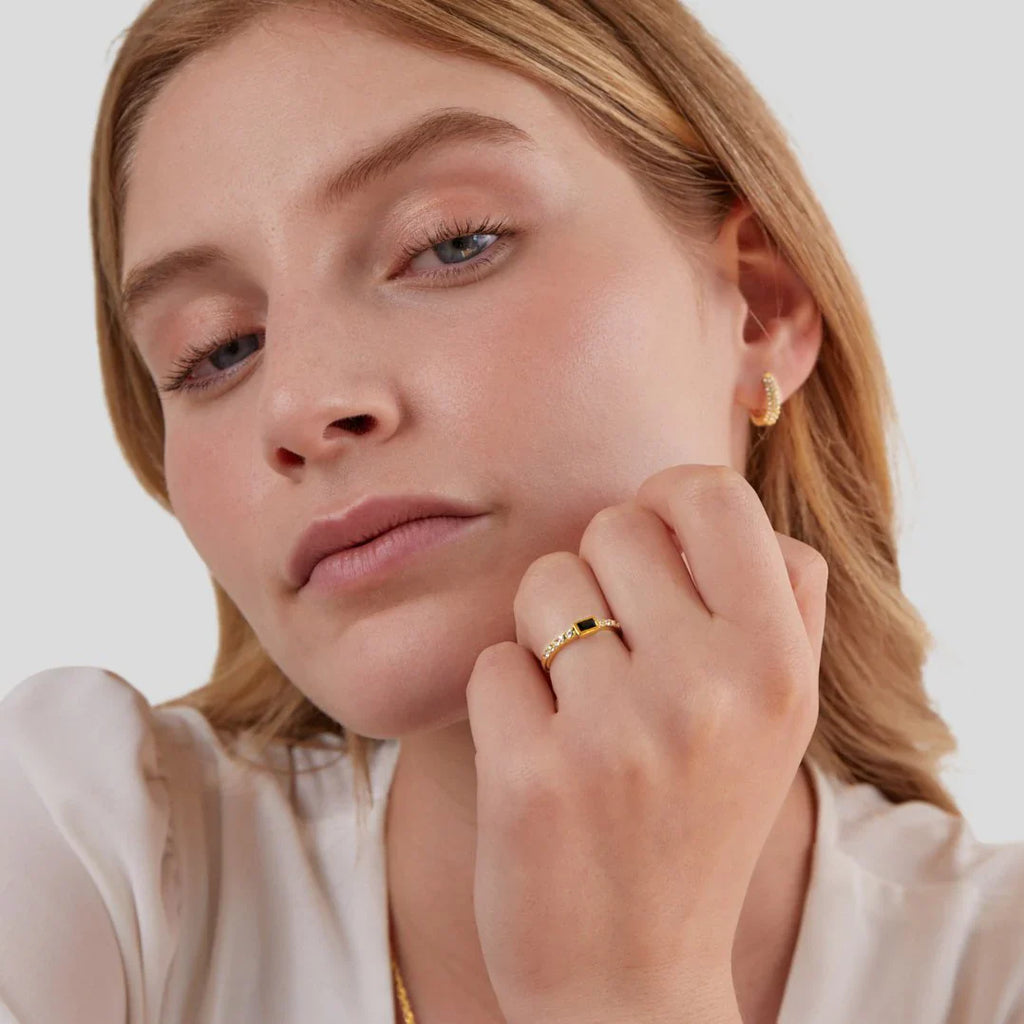 Vioraia Onyx Black Crystal Ring