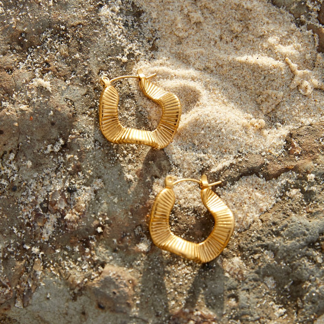 Vioraia Geometric Wave Gold Hoop Earrings