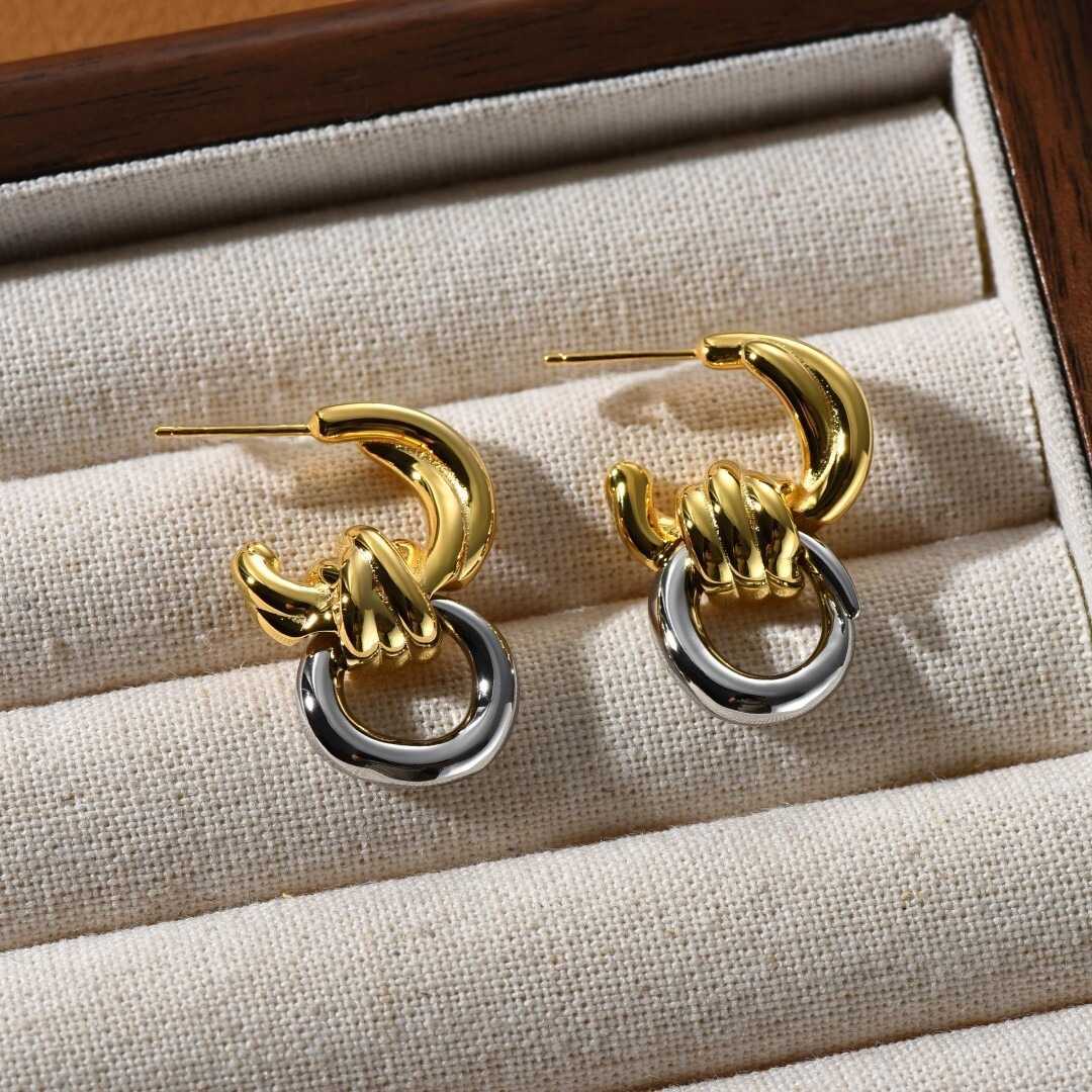 Vioraia Tangent Loop Earrings