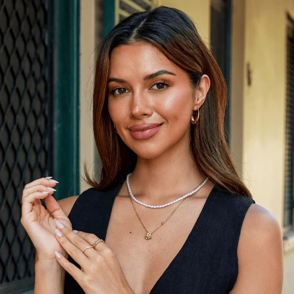 Vioraia Golden Rose Pendant Necklace