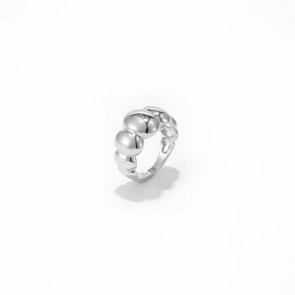 Vioraia Selene Bubble Band Ring